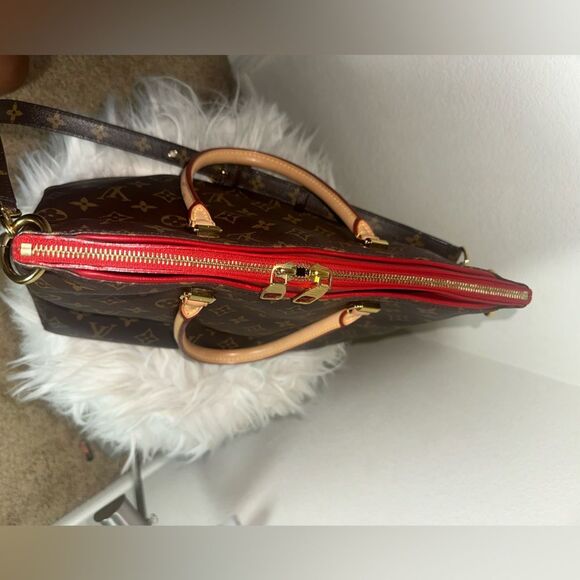 Louis Vuitton Pallas MM Monogram - Picture 10 of 16